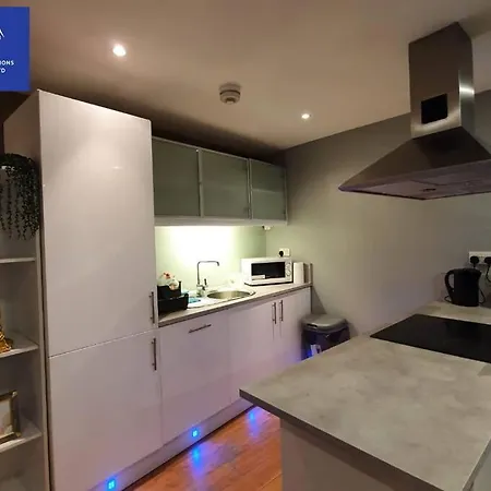 Perfect For Corporate & Contractors, 5 Beds, 2 Bath, Free Parking & Wifi, Monthly Offers * Leeds (West Yorkshire)