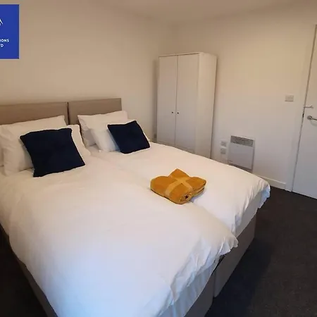 Perfect For Corporate & Contractors, 5 Beds, 2 Bath, Free Parking & Wifi, Monthly Offers * Leeds (West Yorkshire)